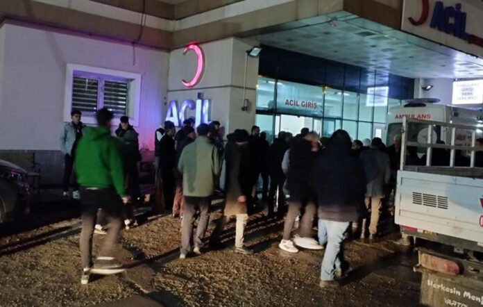 muş-iki-kız-çocuğu-asılı