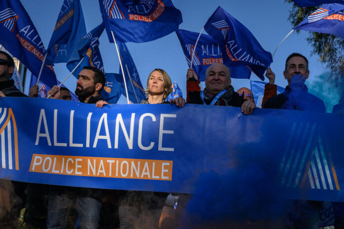 polis protesto