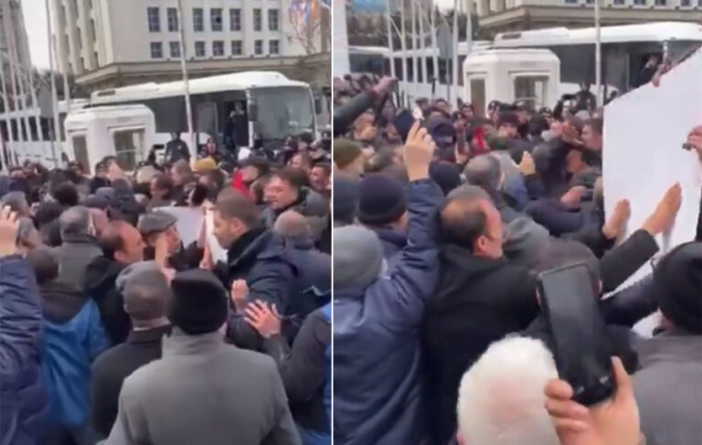 AKP Genel Merkezi önünde eylem yapan ’15 Temmuz gazi’leri gözaltına alındı