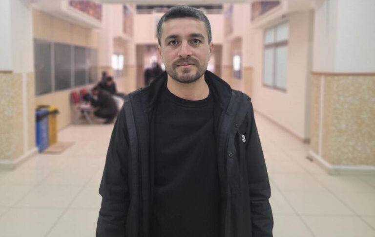 Paylaşmadığı fotoğraftan yargılanan gazeteci Ahmet Kanbal beraat etti