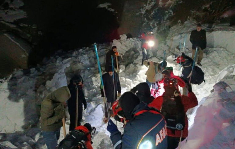 Bingöl’de çığ altında kalan vatandaşın cansız bedenine ulaşıldı