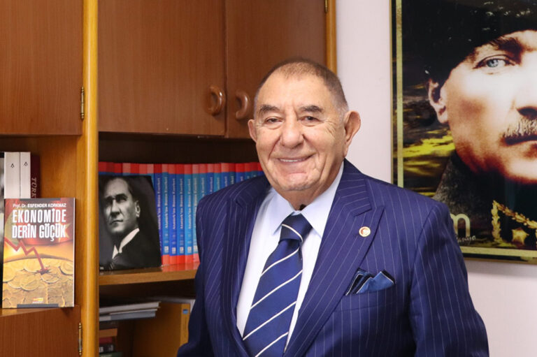 İktisatçı Prof. Dr. Esfender Korkmaz: Artık faizi artırmak da çözüm değil, ekonomik alt yapı bozuk