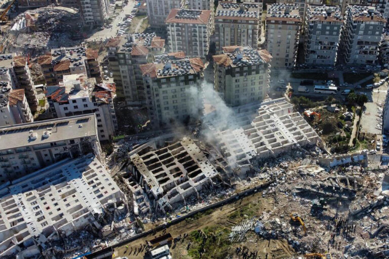 FELAKETİN YIL DÖNÜMÜ | Söz verilen 319 bin konut nerede? 