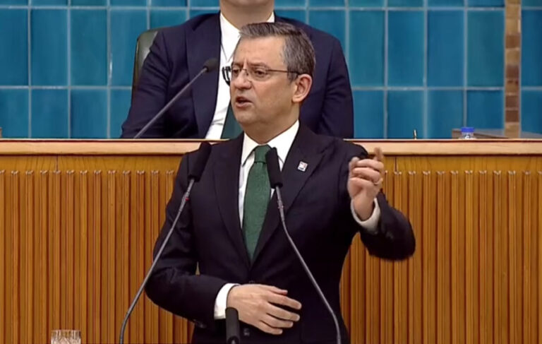 Özgür Özel’den ‘Lütfü Savaş’ açıklaması: Anketlerdeki seyre baktık, ‘devam’ kararı verdik