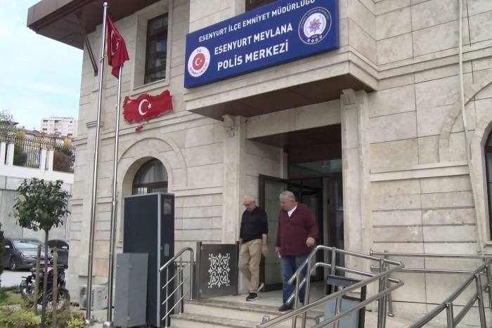 Yolda bulduğu 2 bin 50 Euro’yu sahibine teslim etti