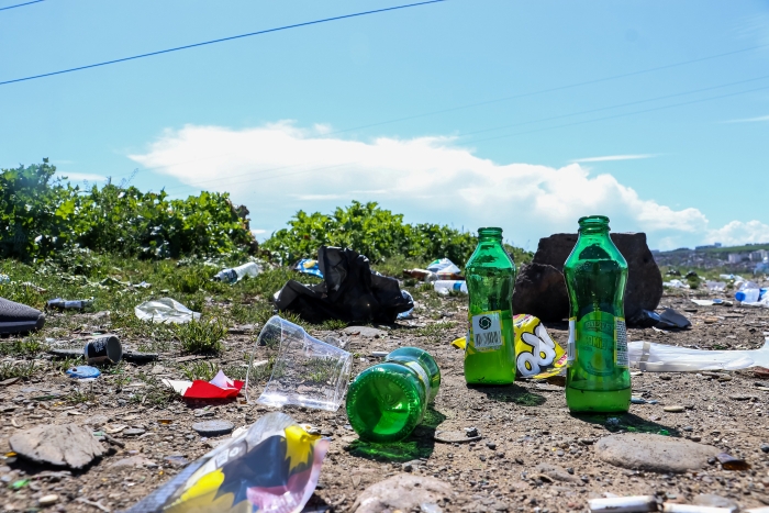 Piknikçi atıkları ‘Dicle’yi çöplüğe çevirdi