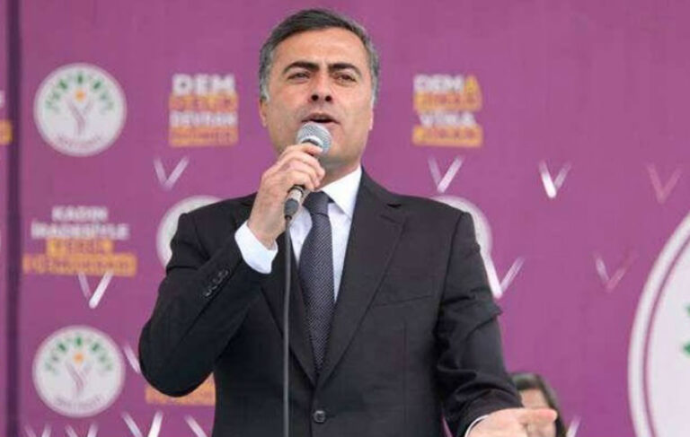 Zeydan’dan kayyım kararına sert tepki: ”Utanmaz hırsızlar, darbeciler kaybedecek halk kazanacak”