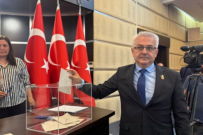 Seçilmiş başkan tutuklanmıştı; Kepez Belediyesi’nde yeni başkan belli oldu