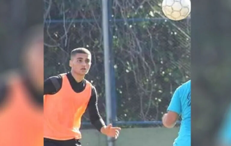 Doktor tavsiyesiyle futbolu bırakan genç, halı saha maçında hayatını kaybetti
