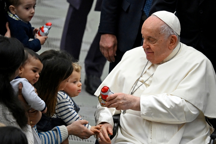 Papa İtalyanları uyardı: Daha çok çocuk yapın
