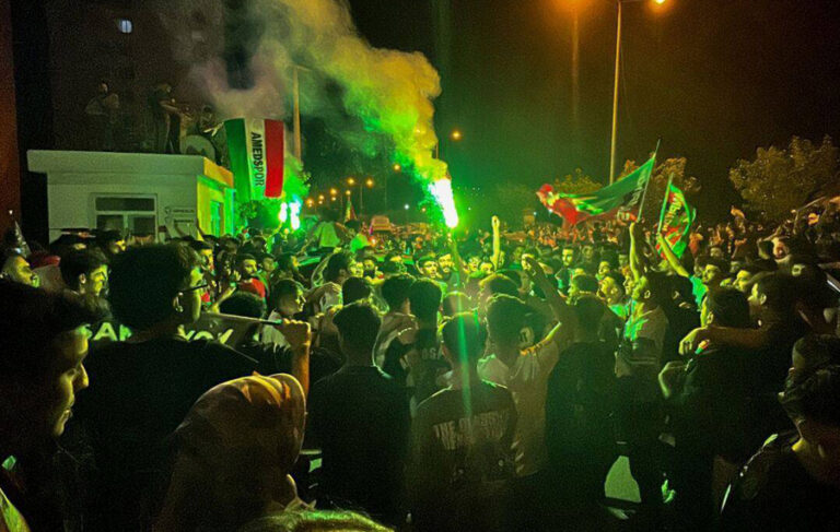 Amedspor şampiyon oldu; Diyarbakırlılar sokaklara döküldü
