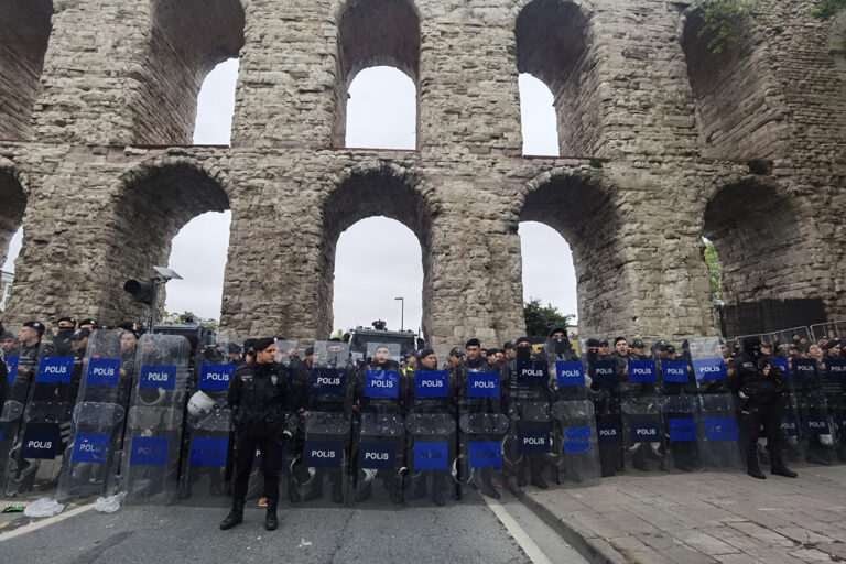 DİSK ve KESK, Taksim’e yürümekten vazgeçti; gözaltı sayısı 210!