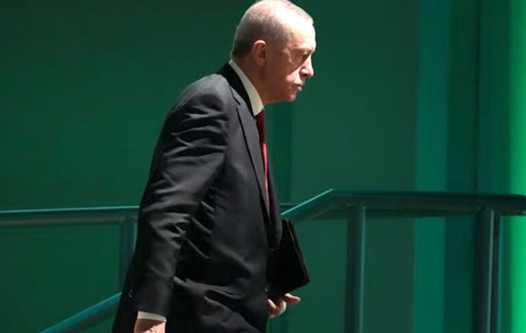 AKP KULİSİ | ‘Radikal adımlar atılmazsa sonumuz gelebilir’