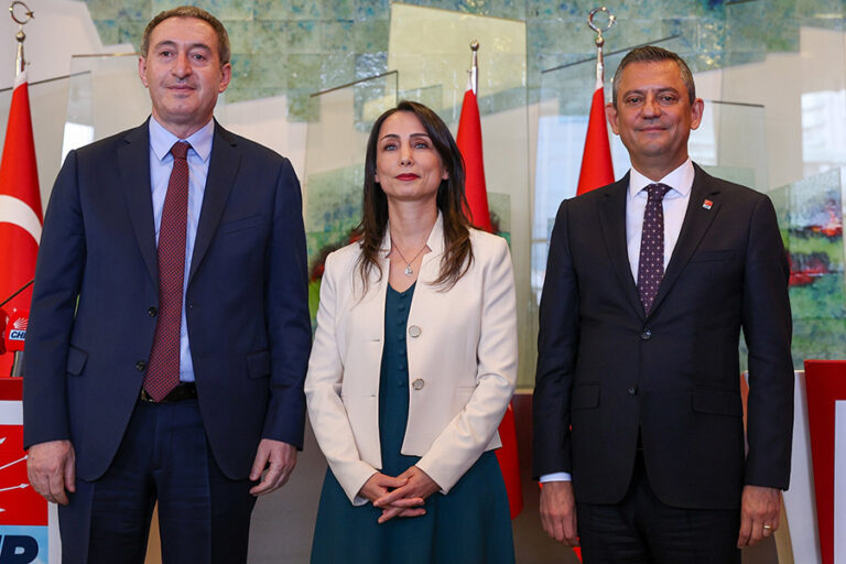 Özgür Özel’den ‘zirve’ açıklaması: Kamuoyunun gündeminde ne varsa konuştuk, Erdoğan dinledi