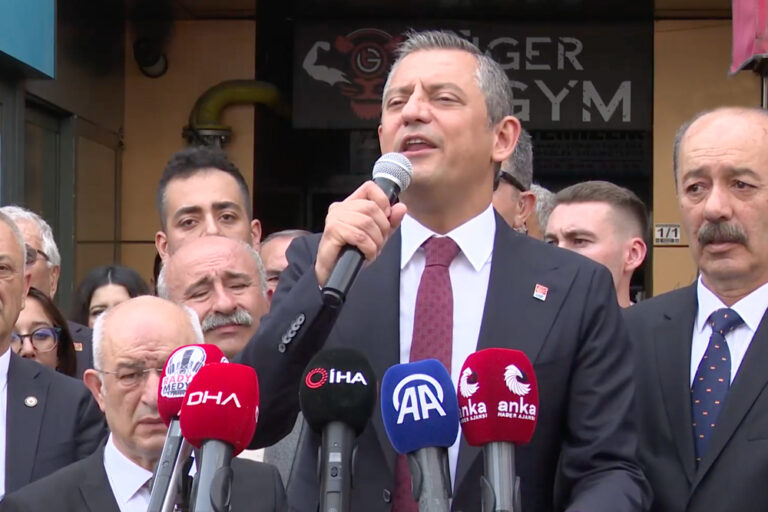 Özgür Özel’den Mehmet Şimşek’e tepki: Memlekette bir hayalet dolaşıyor; IMF’nin hayaleti!