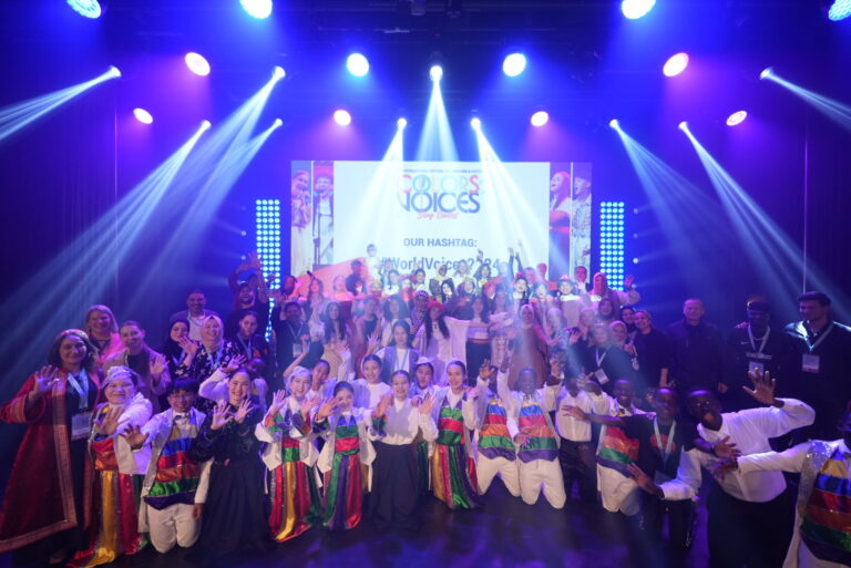 IFLC şöleni heyecanlı başladı; hasta çıktığı sahneden birinci indi