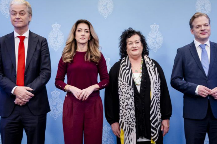 Avrupa Parlamentosu seçimleri Hollanda’da başladı