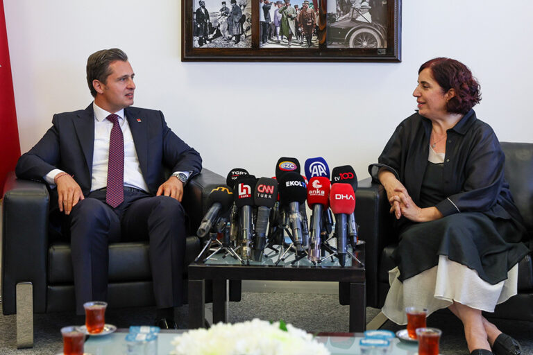 DEM Parti’den CHP’ye bayram ziyareti; konu halk iradesinin kayyımla gasp edilmesi