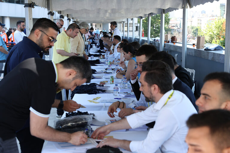 Fenerbahçe’de başkanlık seçimi; oy verme işlemi başladı