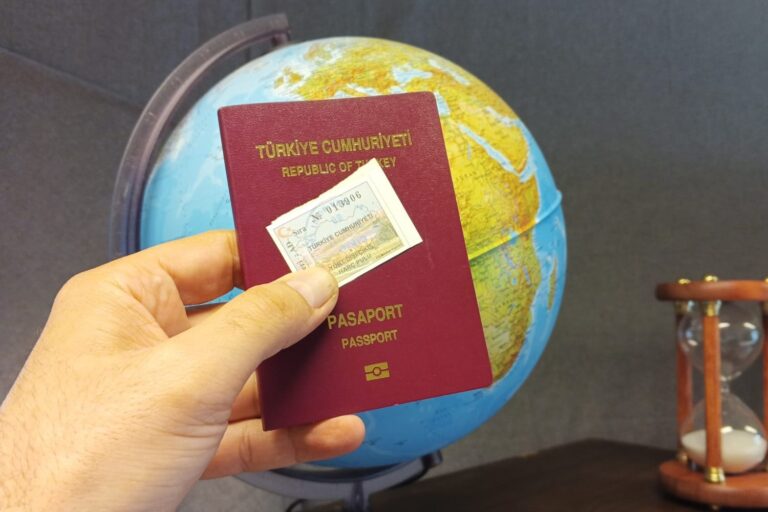 Soygun gibi; 2018’de 18 TL olan yurt dışı çıkış harcı 1.000 liraya yükseldi!