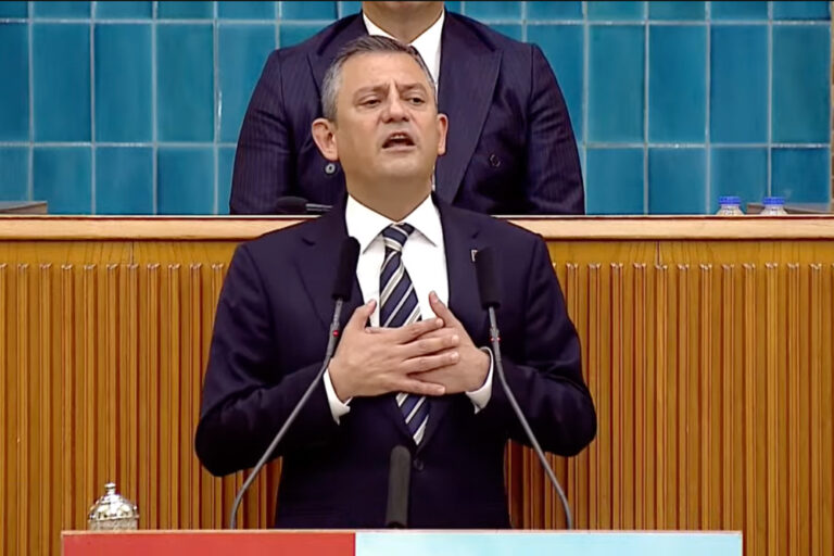 CHP lideri Özel, hükümete tepki gösterdi: “Bizden giden savaş malzemeleri, Gazze’nin tepesine yağmış”