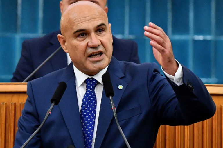 Turhan Çömez: “Türkiye’yi kurtuluşa götürecek tek formül, ceberut AKP rejiminden kurtulmaktır”