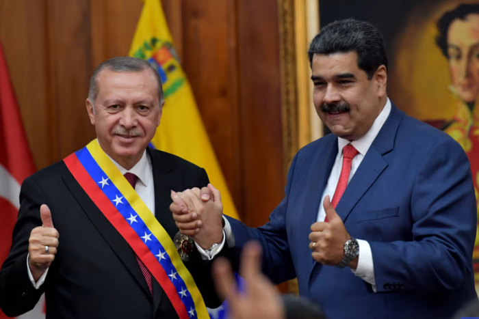 Nicolás Maduro, Venezuela’da X’i 10 gün yasakladı