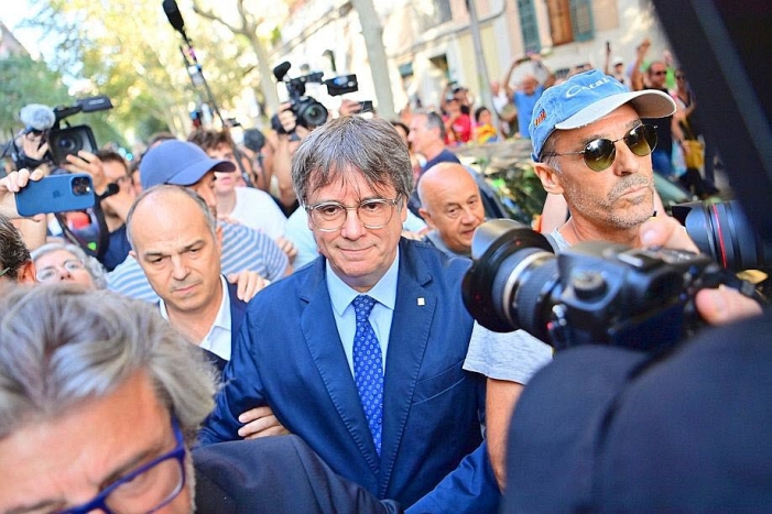 İSPANYA | Katalan lider Puigdemont, yakalama kararına rağmen 7 yıl sonra ülkesine döndü