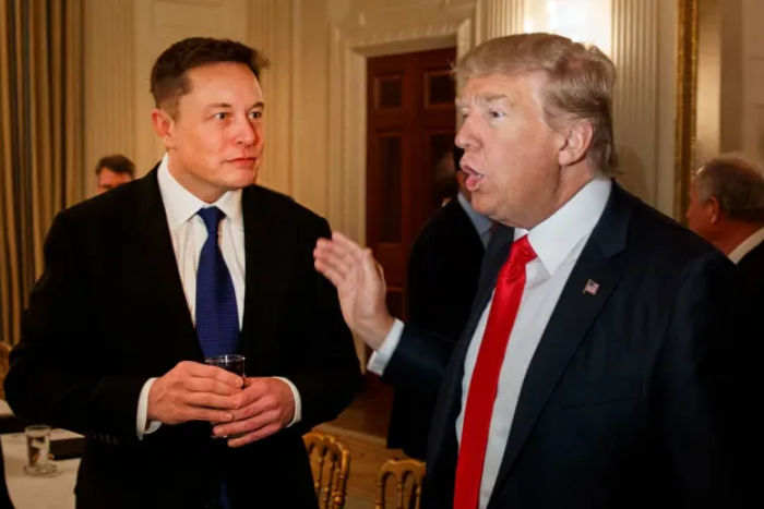 Trump, Elon Musk ile röportaj yapacağını duyurdu
