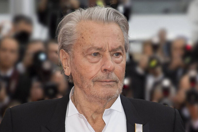 Ünlü oyuncu Alain Delon, 88 yaşında hayatını kaybetti
