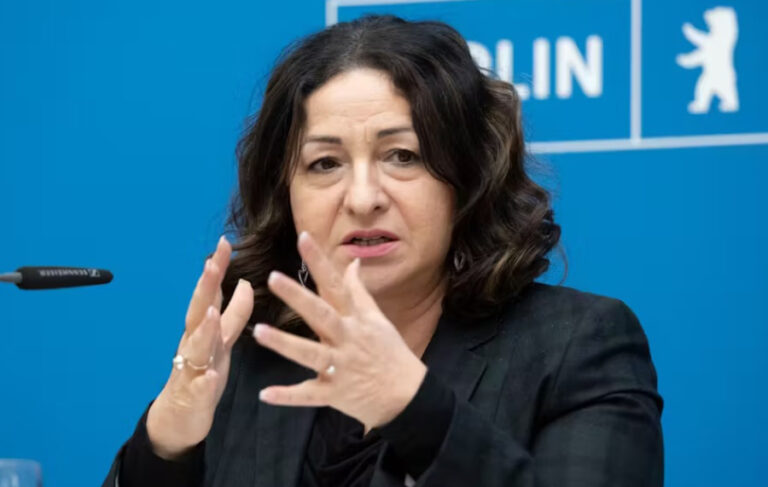 Almanya’da eski Sağlık Bakanı Dilek Kalaycı hakkında rüşvet soruşturması