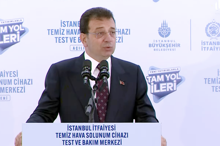 Ekrem İmamoğlu, bakanlığı hedef aldı: “4 yıldır 1 imzayı atmıyorlar; bu ne büyük bir zavallılık!”