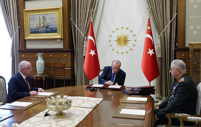 YAŞ kararları açıklandı: 23 general ve amiral üst rütbeye yükseltildi
