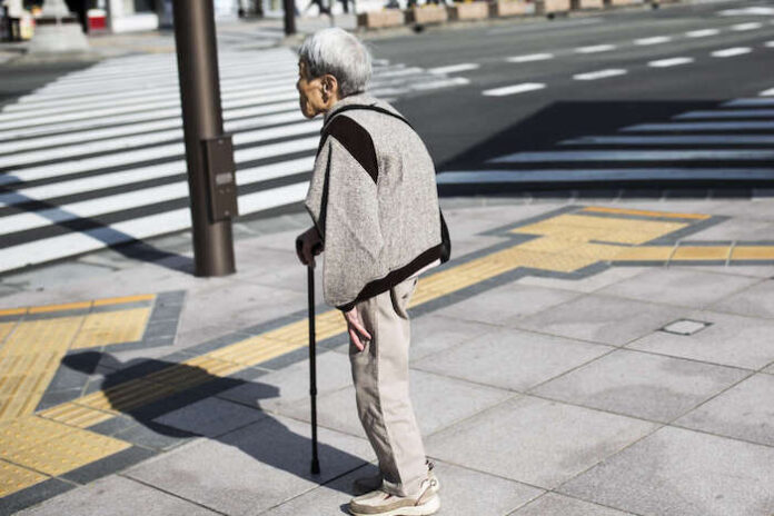 japonya yaşlı