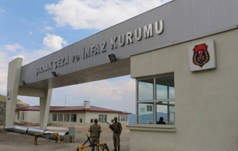 Şırnak Cezaevi’nde Kürtçe yasağı iddiası: Açık görüşte mahpusların ailelerine sarılması da yasak