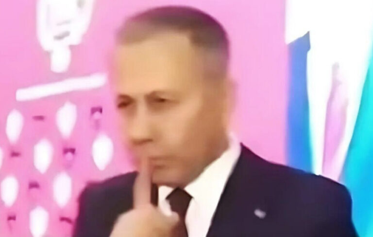 Ali Yerlikaya, Narin’i soran muhabire ‘sus’ işaretiyle karşılık verdi