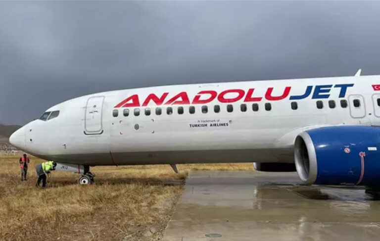 Hakkari Yüksekova’da yolcu uçağı pistten çıktı