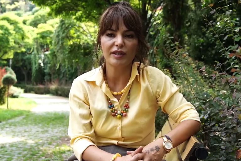 KHK’lı bir aile, havalimanında avukat Hatice Yıldız’ı nasıl ağlattı?