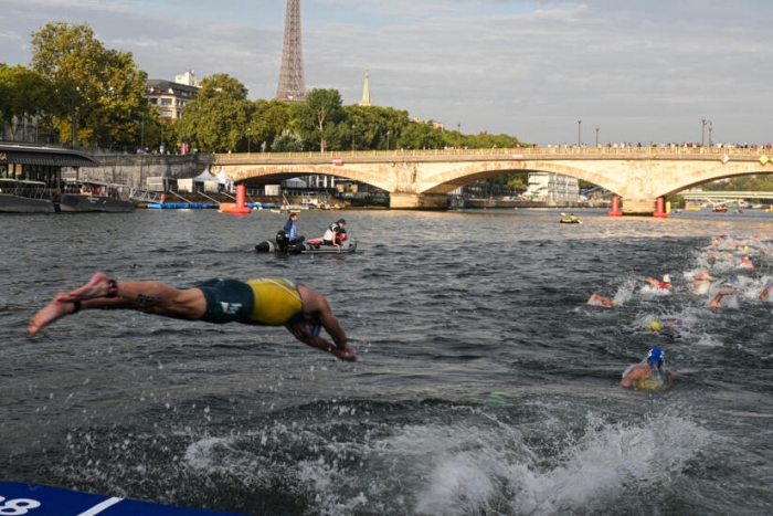 Paralimpik triatlon yarışları, Seine Nehri’nin kirliliği nedeniyle ertelendi