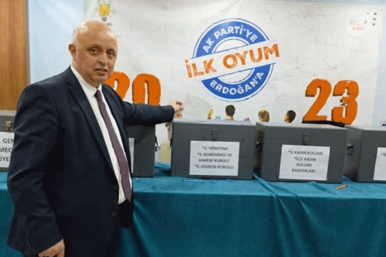KYK yurdunda öğrencilere domuz eti yedirildi: Yemek şirketinin sahibi AKP’li çıktı