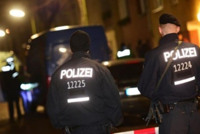 Berlin’de tren istasyonuna patlayıcı dolu çanta bırakıldı, polis alarmda