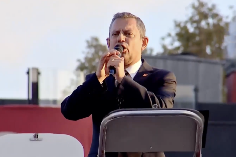 Özgür Özel: “Esenyurt’tan başlayarak İstanbul’u kuşatma planının farkındayız”