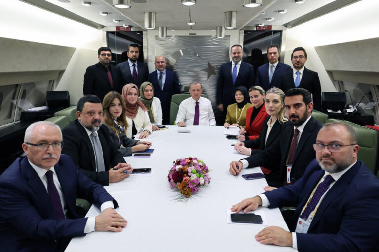 Erdoğan kayyım atayan savcıları tebrik edip üstü kapalı talimat verdi: ”Üzerine üzerine gidecekler”