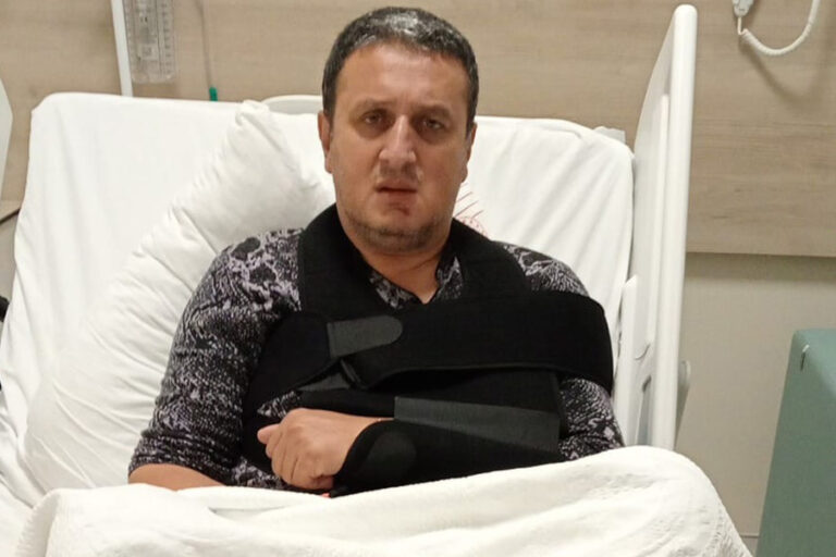 Kütahya’da yanlış adresi basan polis dehşet saçtı: Ev sahibi kadını darp edip eşinin kolunu kırdılar