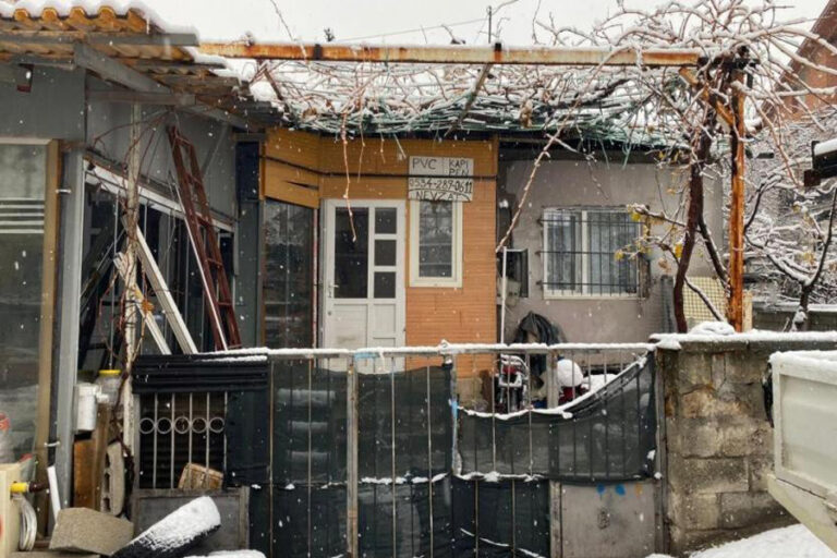 Isparta’da doğalgaz zehirlenmesi: Baba öldü, eşi ve çocukları hastaneye kaldırıldı
