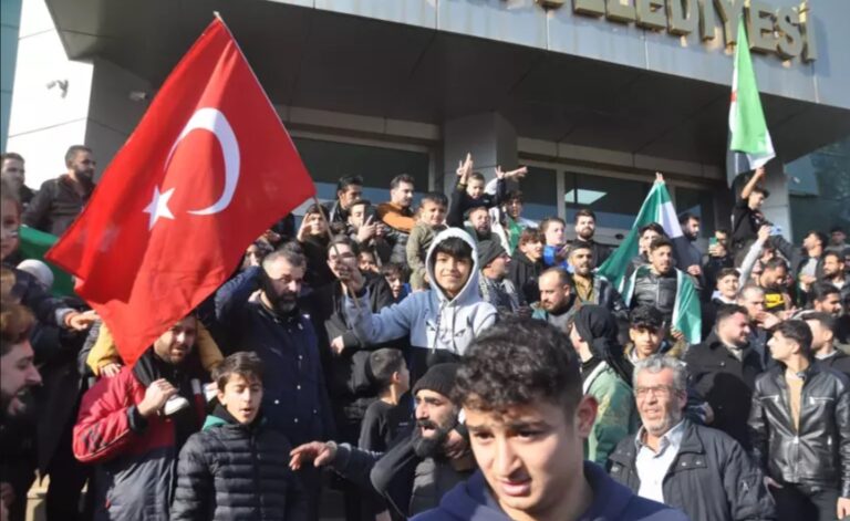 Ali Yerlikaya açıkladı; vatandaşlık verilen Suriyeli sayısı belli oldu