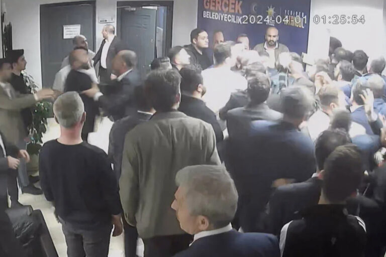 ”AKP’li Bağcılar Belediye Başkanı, AKP ilçe başkanını ülkücülere dövdürttü” iddiası