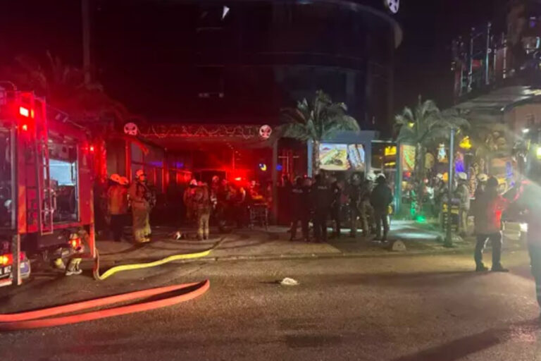 İstanbul Ataşehir’de 3 katlı otelde yangın: 3’ü ağır, 5 yaralı