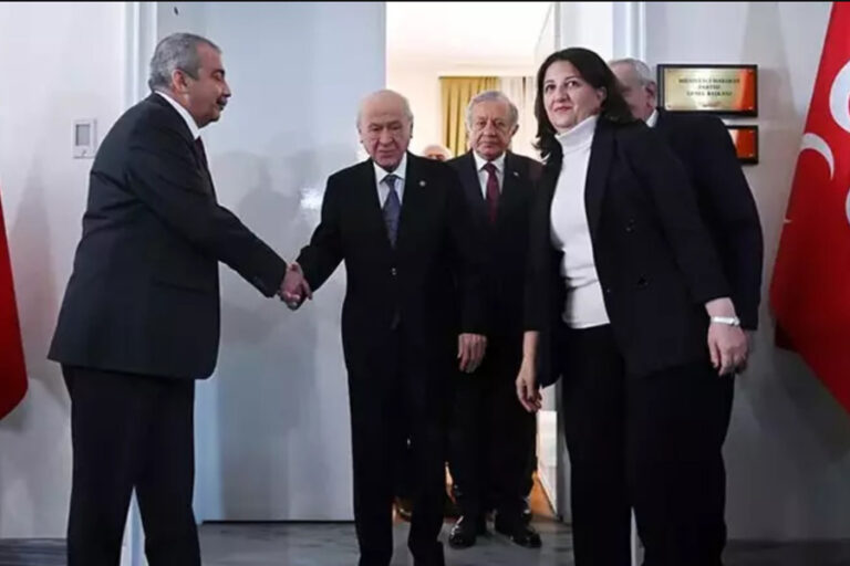 Bahçeli, DEM Parti heyetini kapıda karşıladı