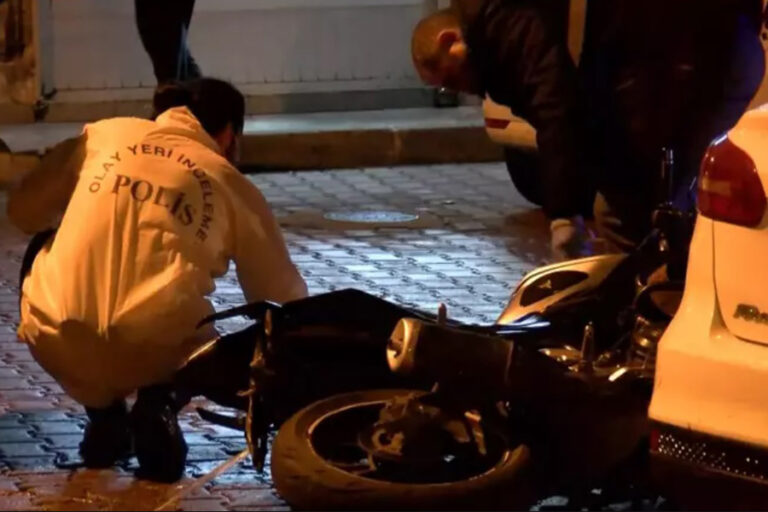 İstanbul’da seyir halindeki motosiklete silahlı saldırı: 1 ölü, 1 yaralı